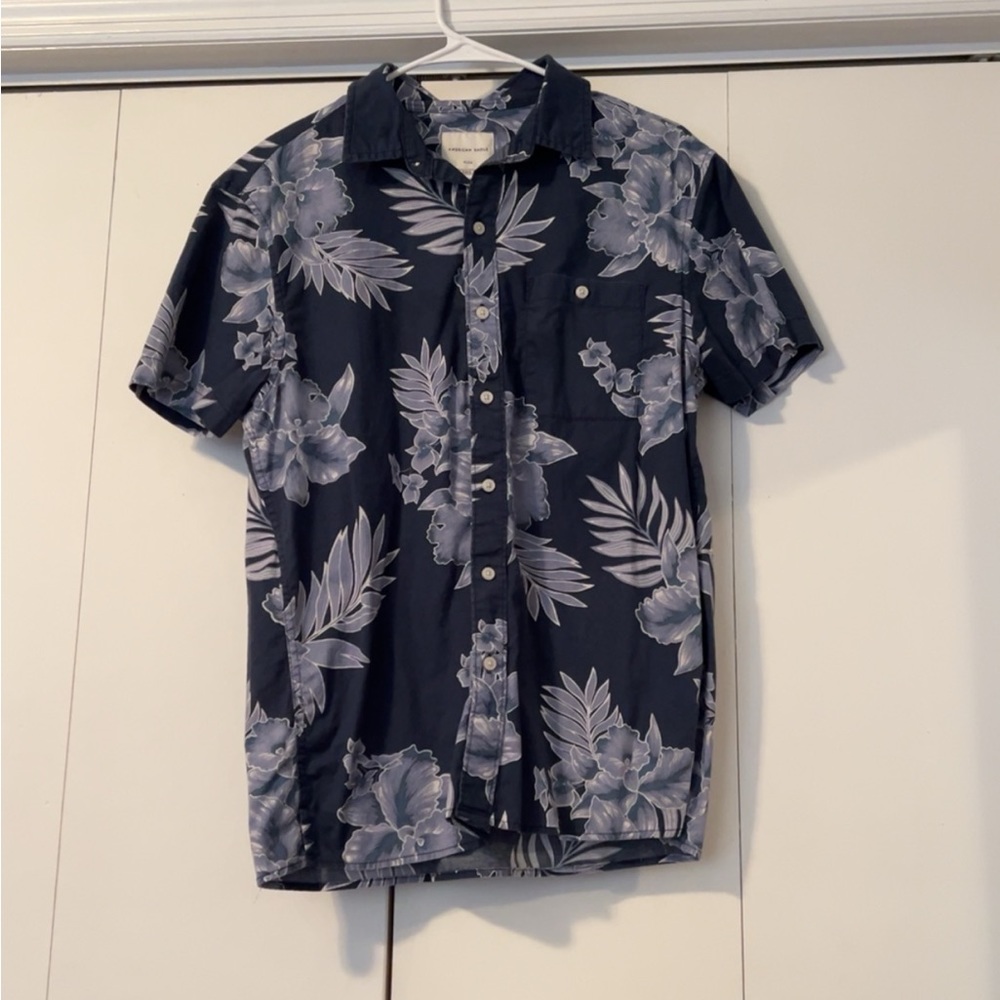 American Eagle Button Up